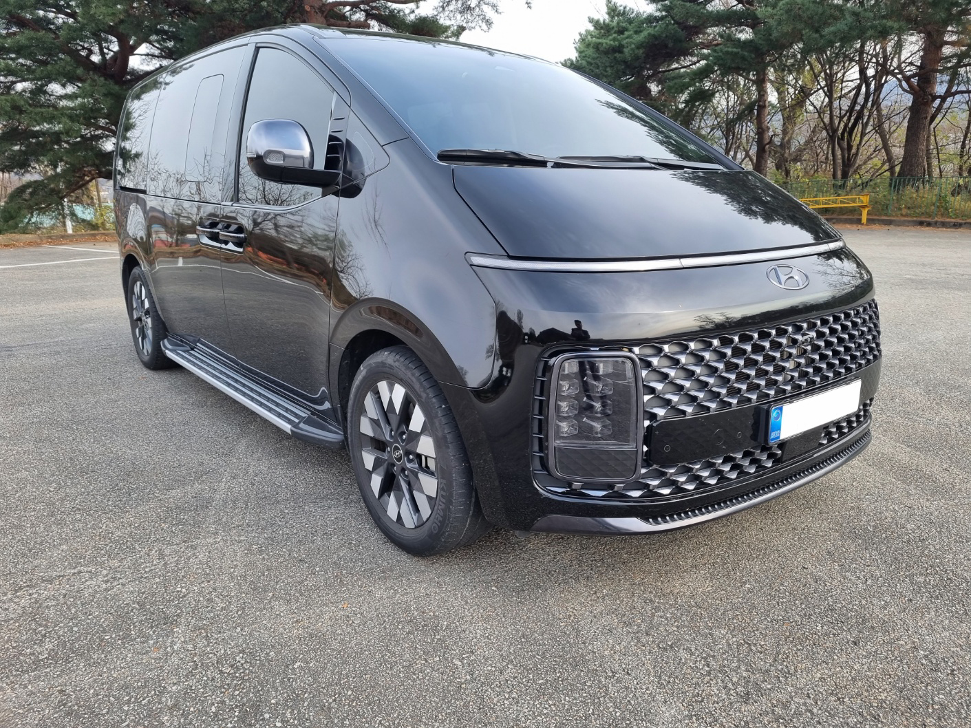Hyundai Staria Lounge exterior